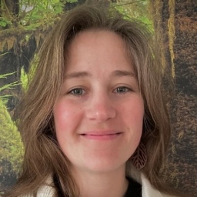 Portrait of Dr Annabel van Driel